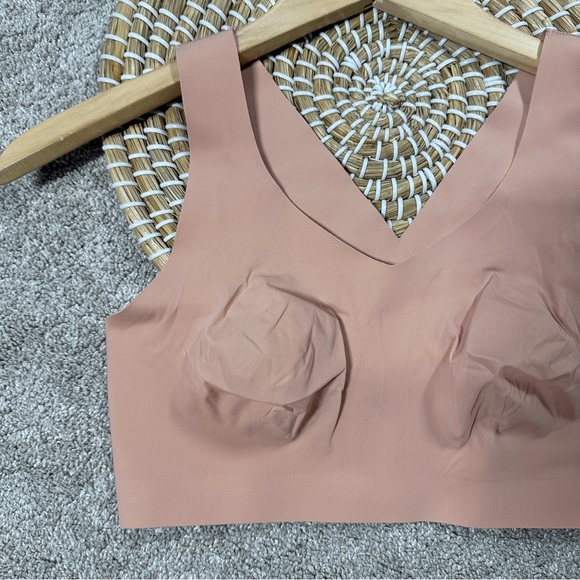 Evelyn & Bobbie The Defy Wireless Bra Seamless Full Coverage in Himalayan Salt S - Picture 4 of 14